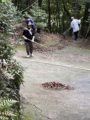 産土神社清掃