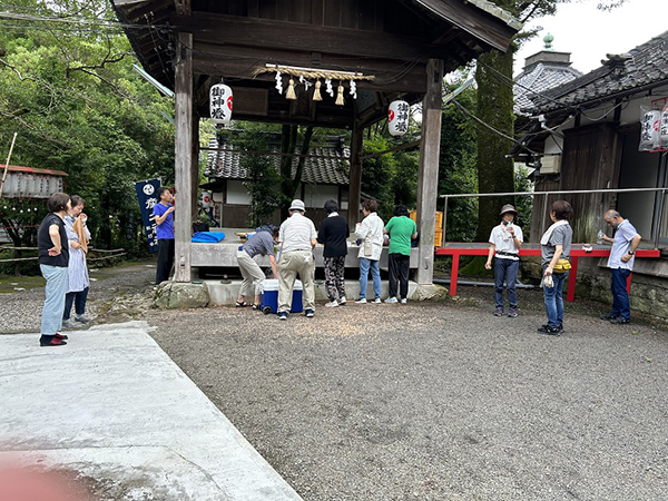 産土神社の清掃メンバー